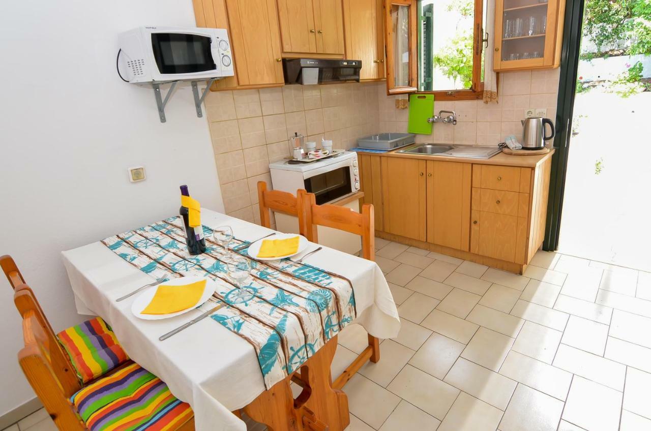 Alex-Giannis Apartments, Barbati Exterior foto